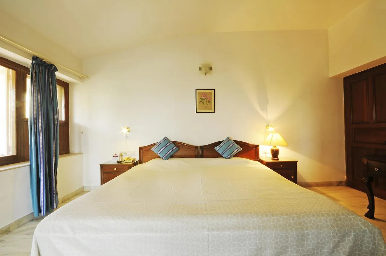 Ambavgarh Retreat Hotel Udaipur 4*,